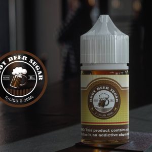 Root Beer Sugar 沙士糖風味煙油 35MG 照片,置於室內吧檯背景,展現復古風格瓶身設計