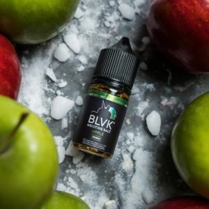 BLVK 蘋果煙油瓶身照，綠紅蘋果色系設計清新自然